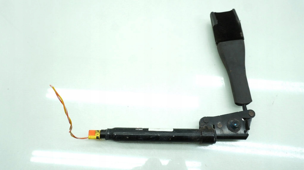 Купить Ремень безопасности передний правый chevrolet trax 95093403 1.4l бензиновый 2013