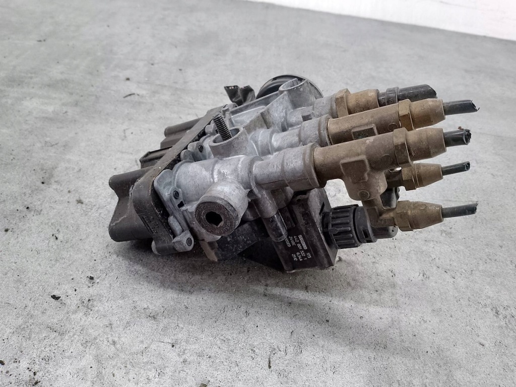 Купити Клапан, блок керування ecas scania k230 ub4x2lb 2084504 4728800620