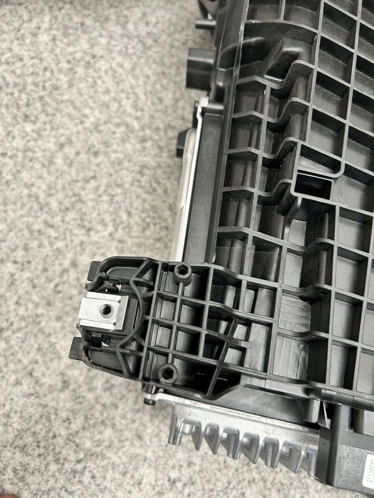 фото №9, Mercedes eqs suv 296 x296 usa digital light a2969062902 левая комплектная