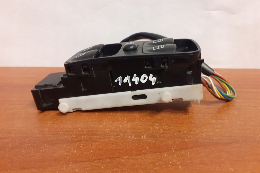 фото №8, Кнопка управление окон левых передних дверь mercedes-benz c w203