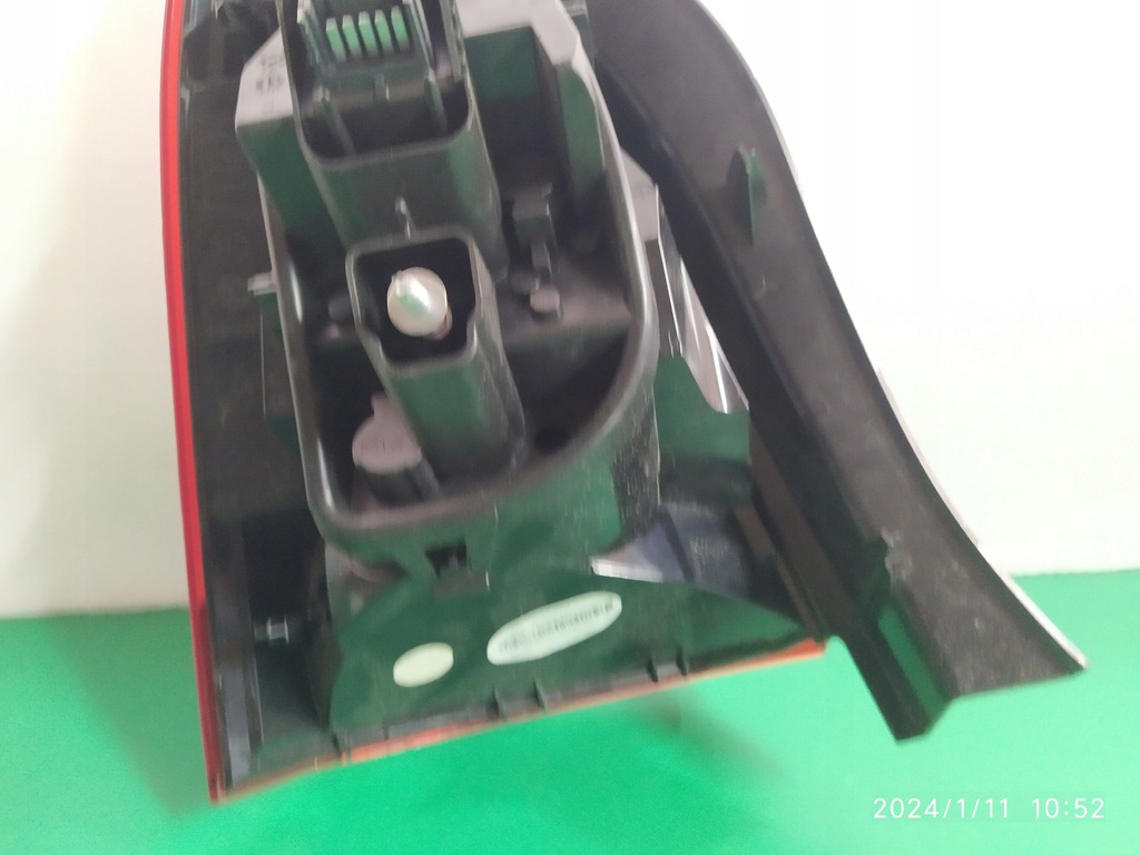 фото №10, Лампа правая задняя twingo ii lift 2011-2015 265502963r