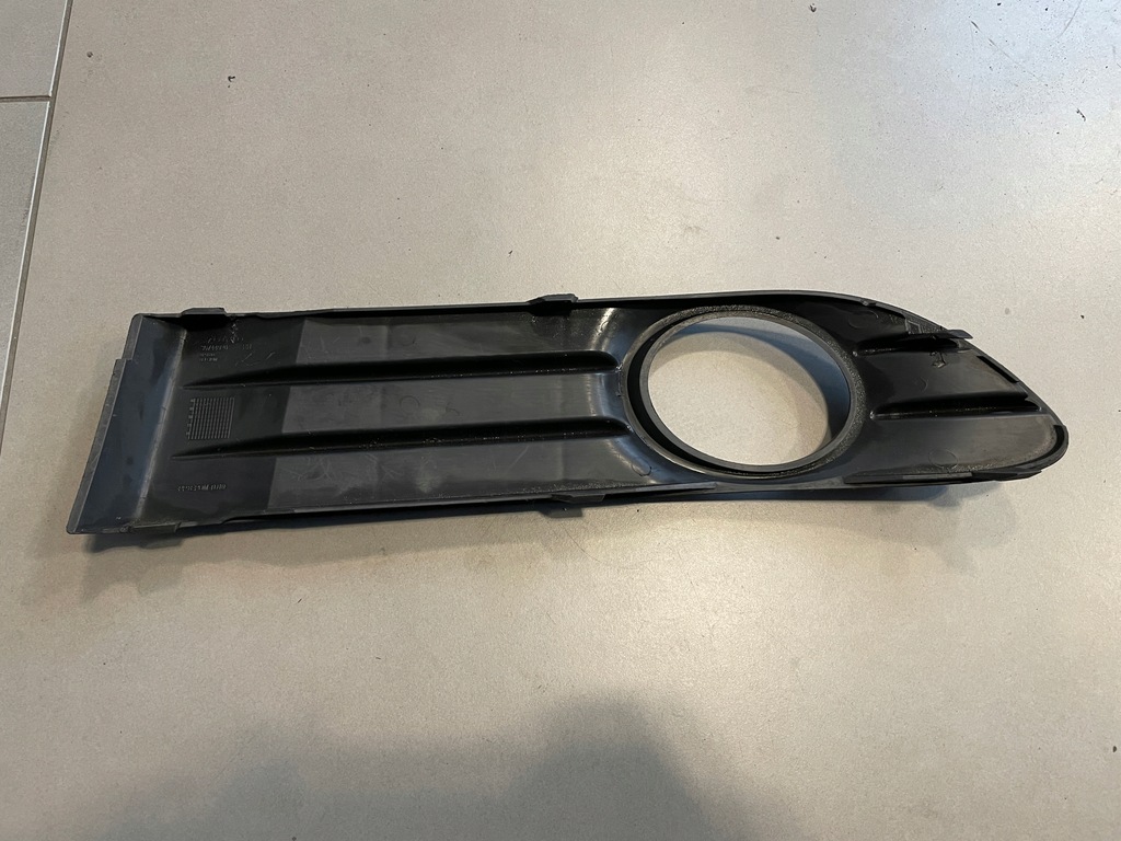 фото №2, Volvo s40 заглушка бампера правая 30744920