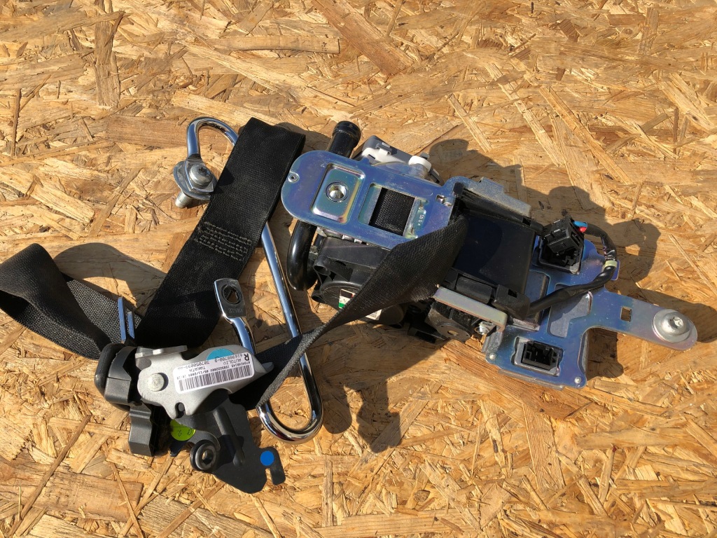 Купити Pas безпеки правий mercedes e coupe w207