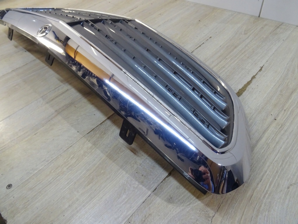 Хром решітка  решітка радіатора mercedes w205 a2058801583 llu Оригінал