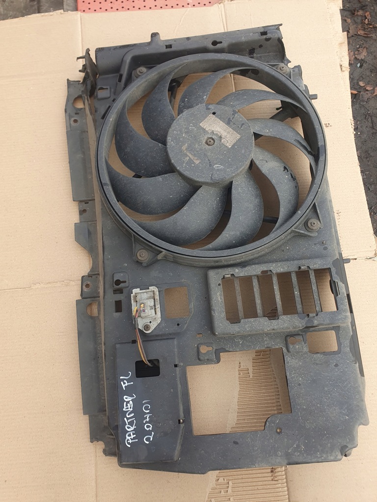 фото №16, Жабо пластиковый перед peugeot partner 03r. 2.0 hdi 90km