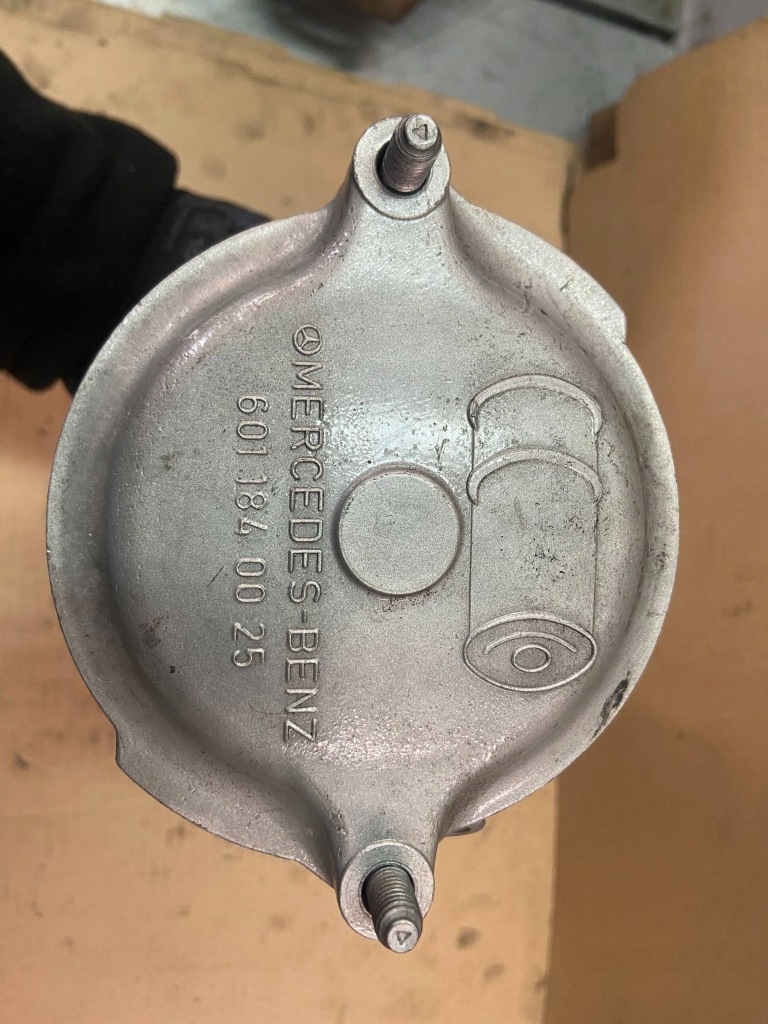 Mercedes корпус фильтра масла a6031840202 Киев