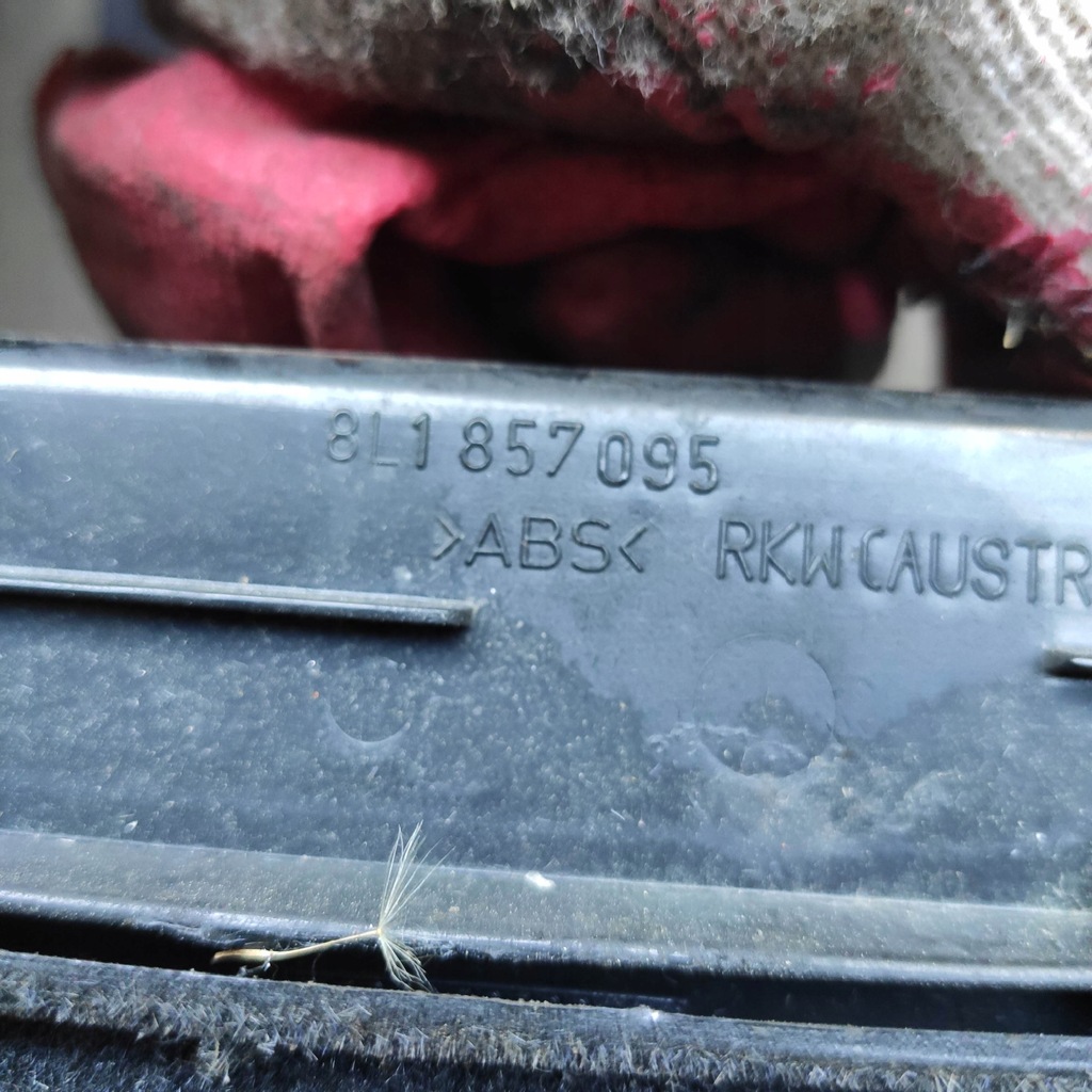 фото №5, Бардачок ручка пассажира audi a3 8l 8l1857095