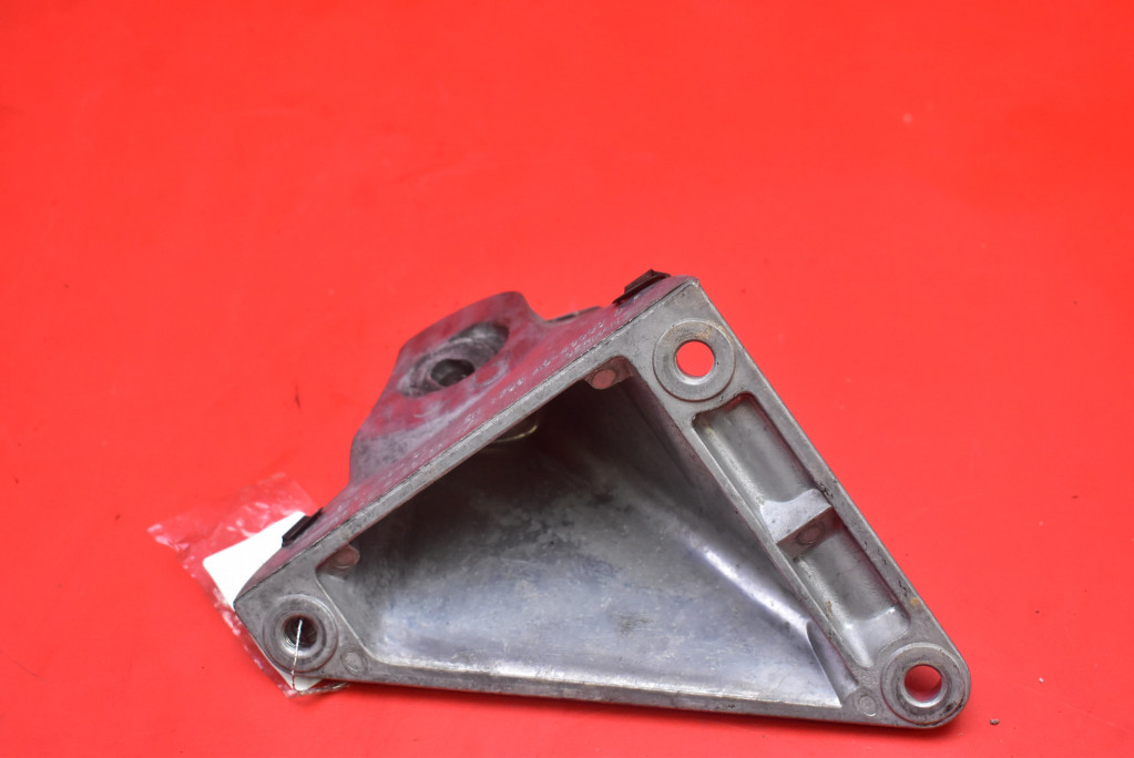 Кронштейн подушка двигуна ліва 6761149 bmw e60 e61 3.0 d 231 km 03-07 в Україні