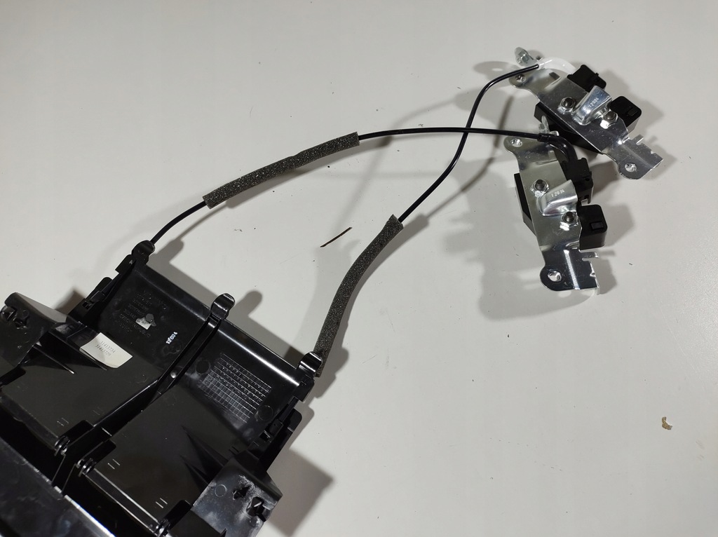 фото №14, Volvo s60 ii 13r- замок відкривання сидіння