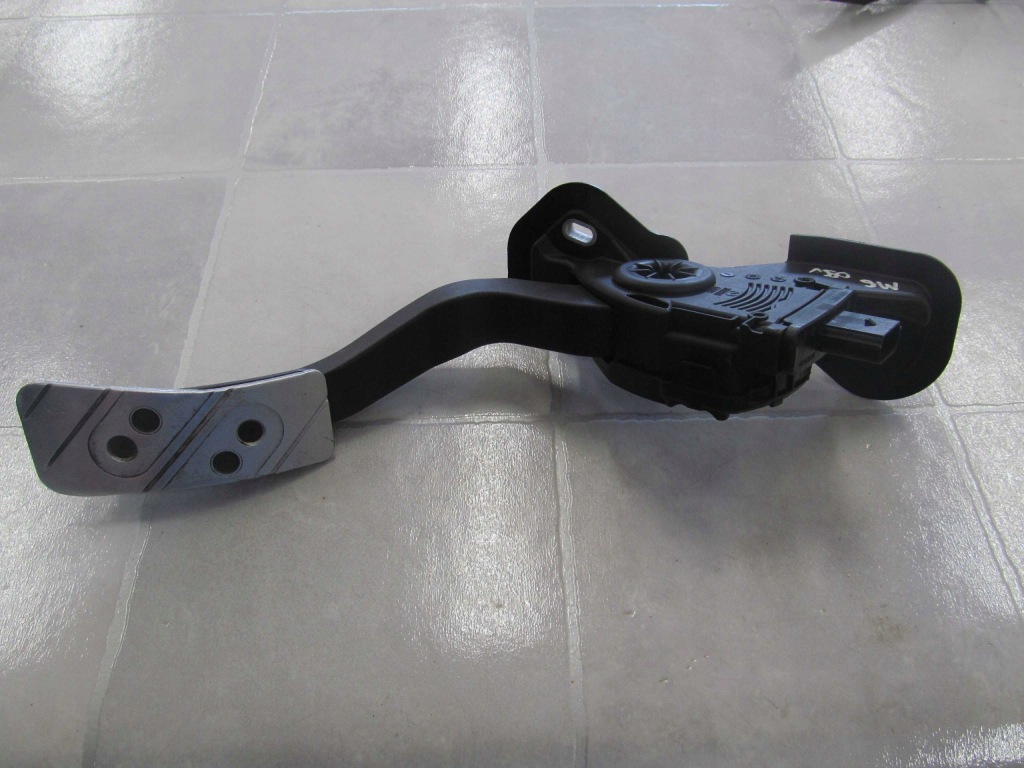 Купить Mazda 6 gh 08- потенциометр газа gs8t-41600