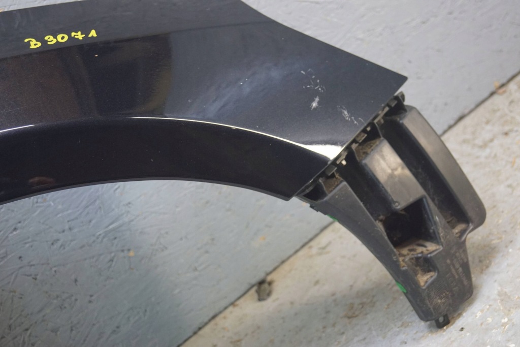 Volvo s60 2 v60 крила правий перед b3071 Ціна