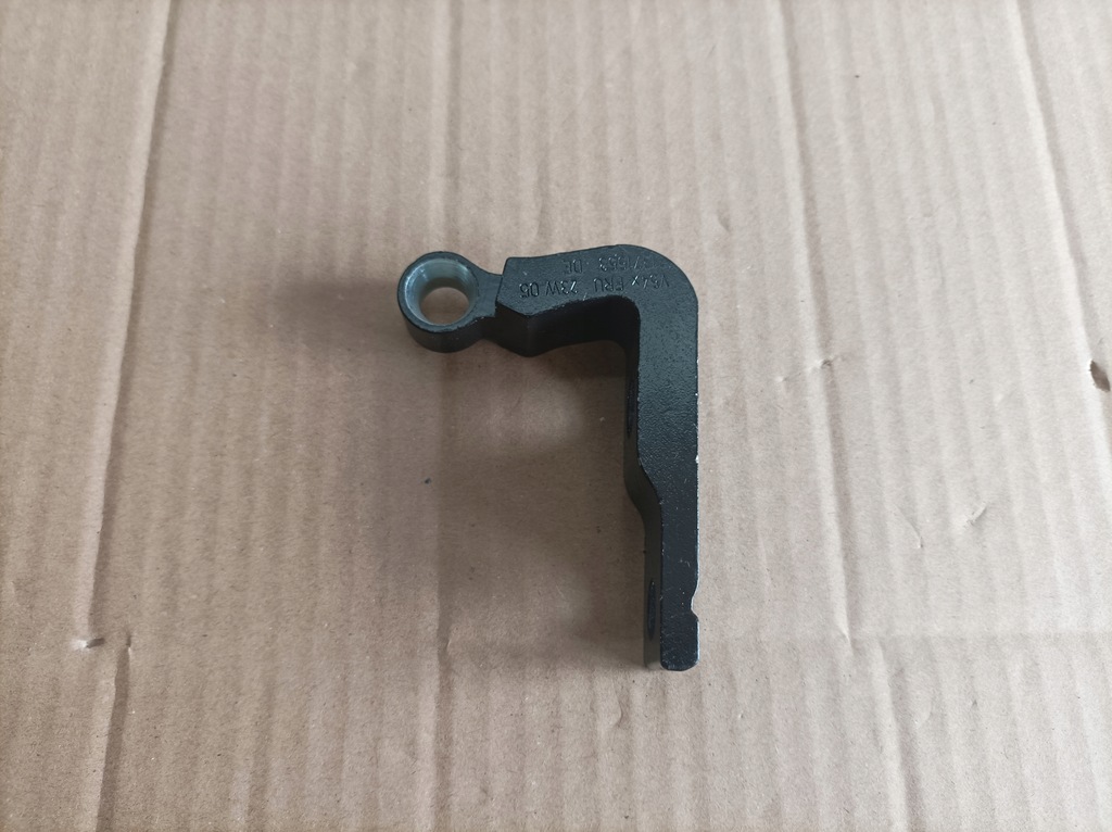 фото №1, Volvo xc90 петля двері правий перед верхній 31371553