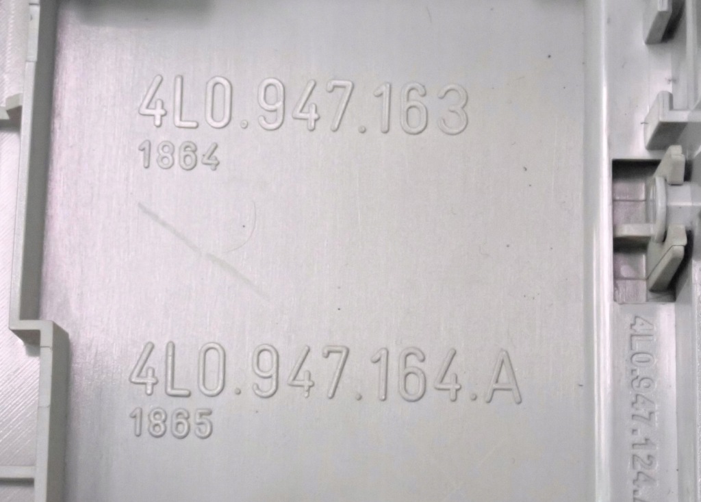 фото №8, Лампа освітлення кабіни audi q7 4l0947124a 13u