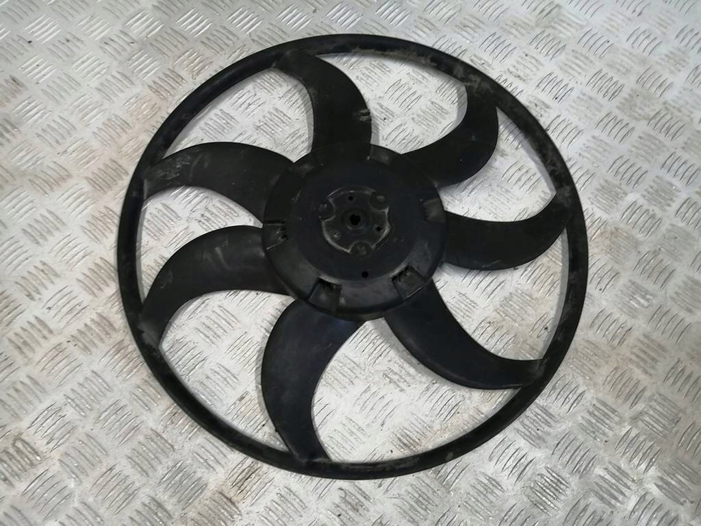 фото №1, Ss лопасть вентилятора 3136613288 cls w219 3.0 cdi