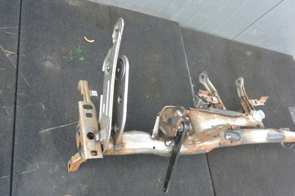 фото №8, Каркас панели консоли audi q7 4l eu