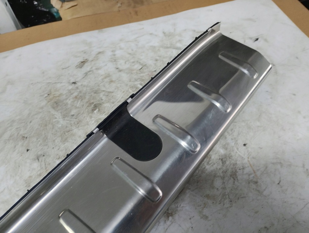 Porsche panamera накладка порог багажника 971864483a европа в Украине