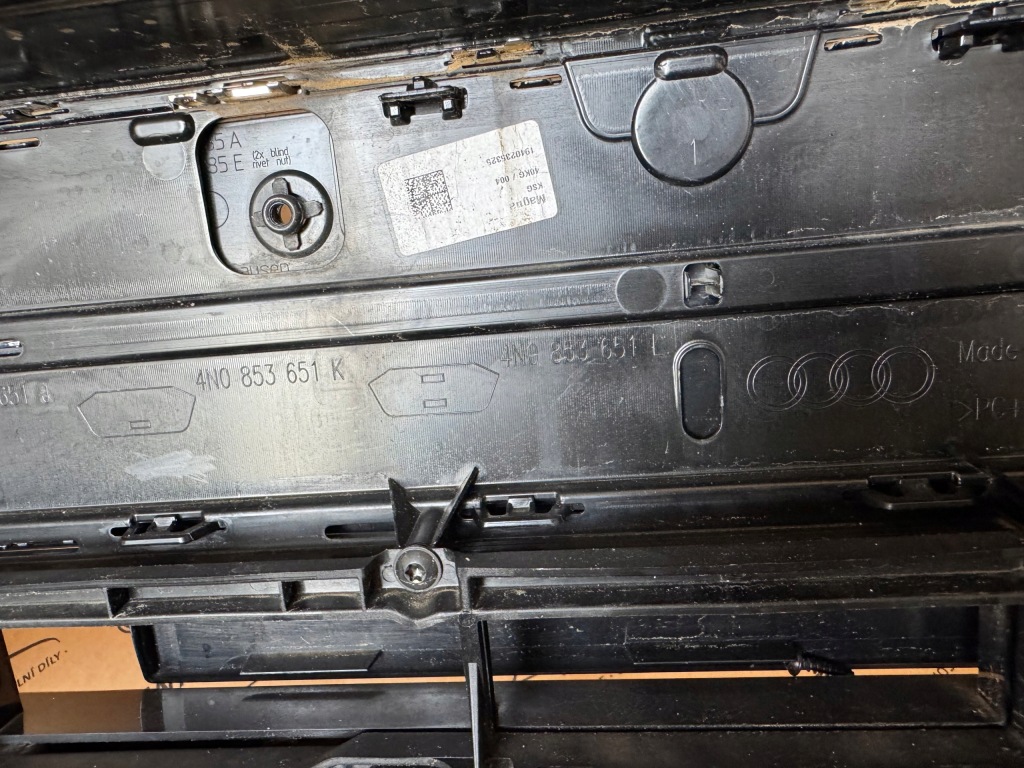 фото №16, Audi a8 d5 4n 60tfsi 460 km бампер перед передний pdc решётка радиатора q0q0 4n0807697