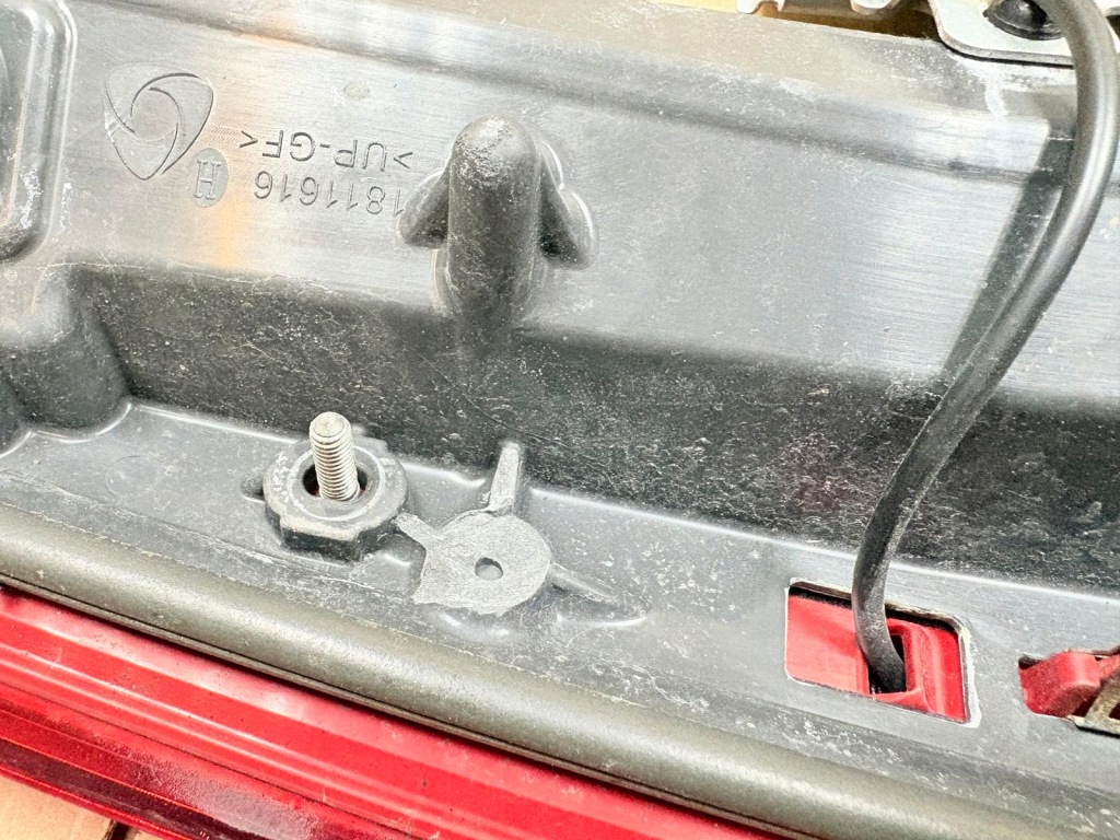 Peugeot rcz спойлер крышки багажника ym17445580 Доставка