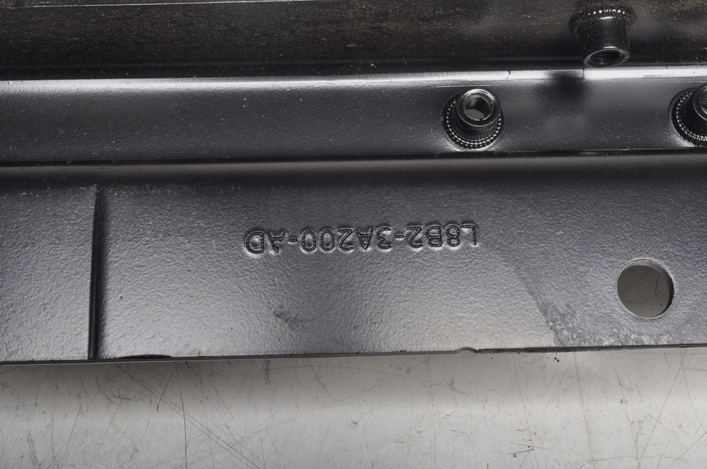 фото №7, Land rover defender ii l663 балка кронштейн l8b2-3a200-ad