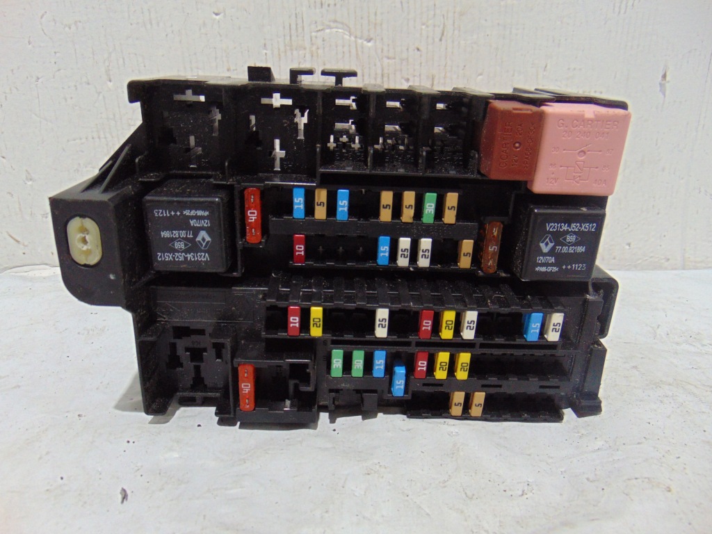 фото №1, Коробка предохранителей laguna iii 8200393836d