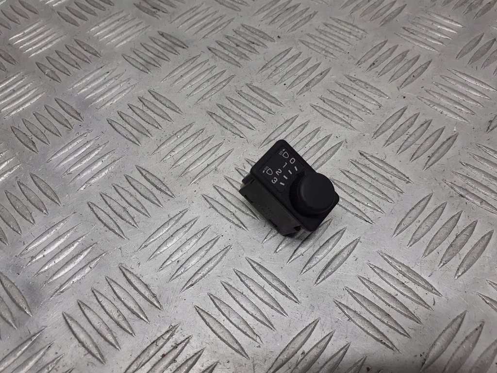 фото №1, Перемикач панель регулювання світла almera n16