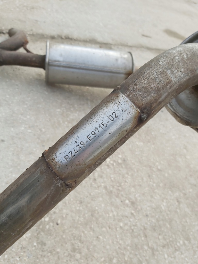 фото №8, Toyota auris i гасник toyot motorsport накладка