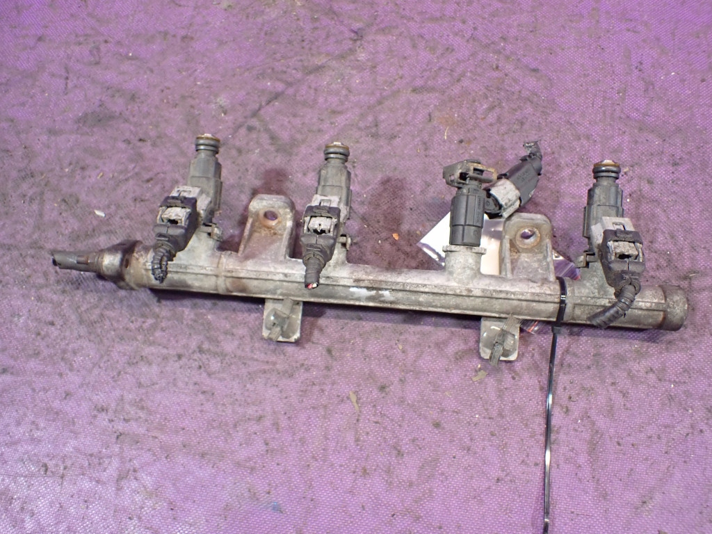 фото №1, Hyundai getz 02-05 1.1 молдинг впрыскная 35310-22600