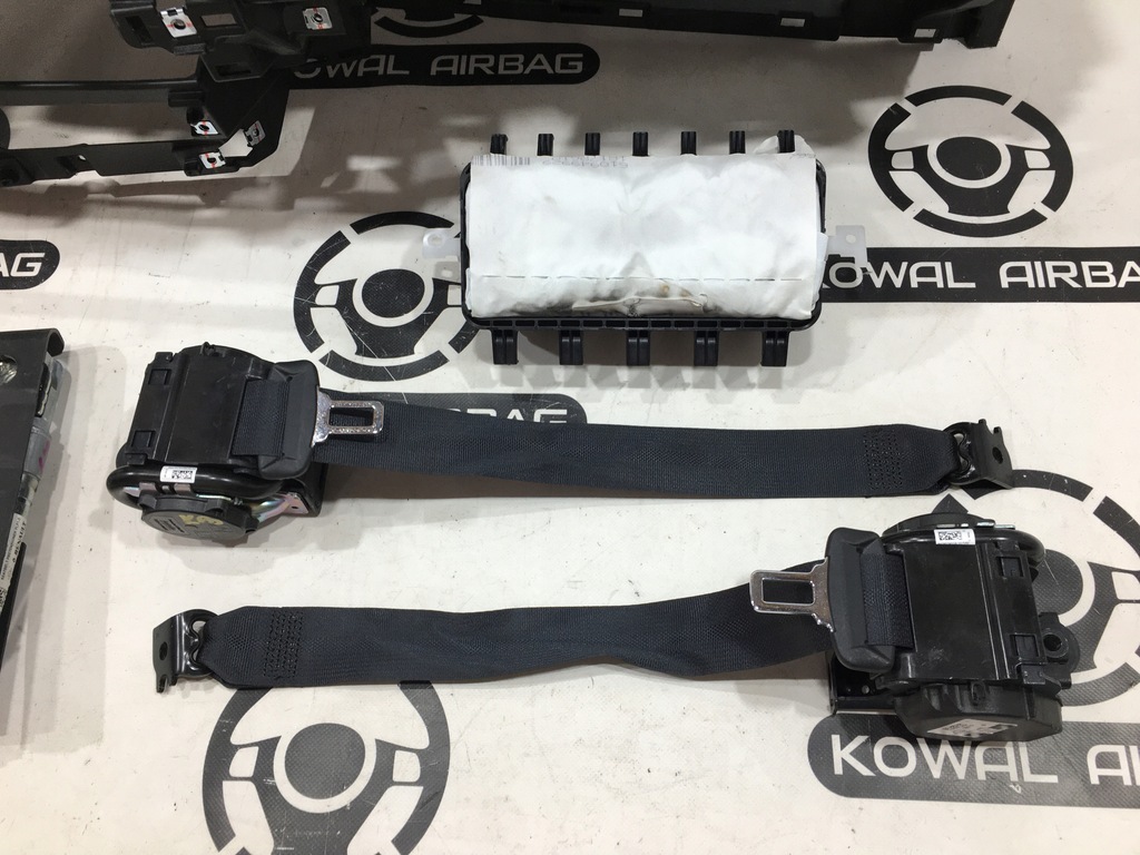 фото №6, Renault arkana приборная панель консоль подушка безопасности подушки безопасности ремни