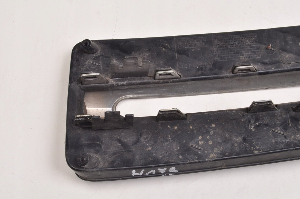 фото №8, Mercedes w172 r172 рамка решётка противотуманной фары левая a1728851623