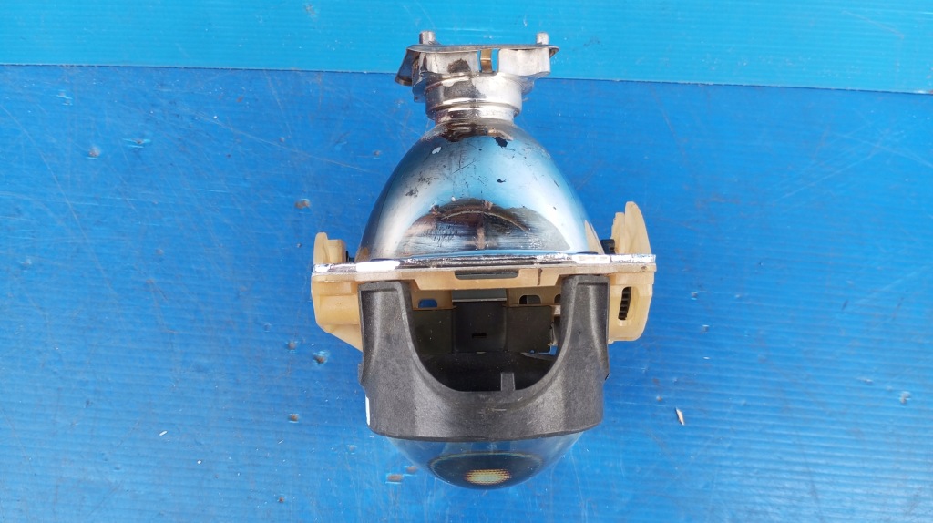 Линза фары передок  ксенон 89380611 opel corsa d Цена