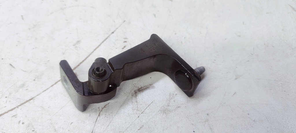 фото №1, Петля дверь левый audi a4 b9 8w5831403a