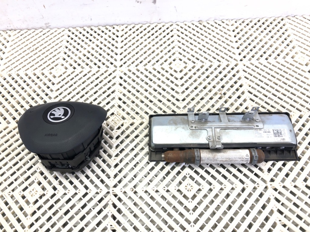 фото №12, Приборная панель skoda superb iii консоль приборная панель приборная 3v0880201f