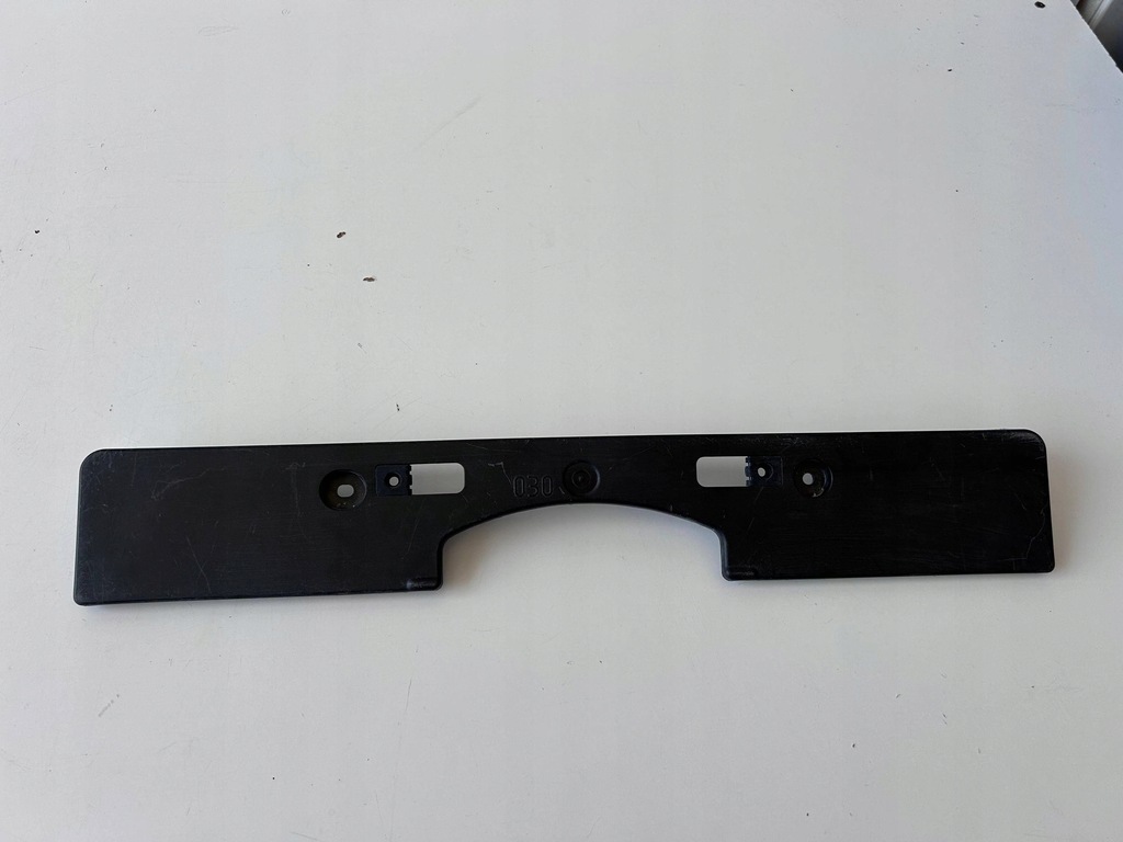 фото №1, Toyota prius подкладка рамка номерного знака регистрационный 52114-47110 оригинал