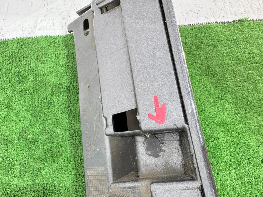 фото №9, Jaguar xe r-sport молдинг поріг поріг накладка права правий