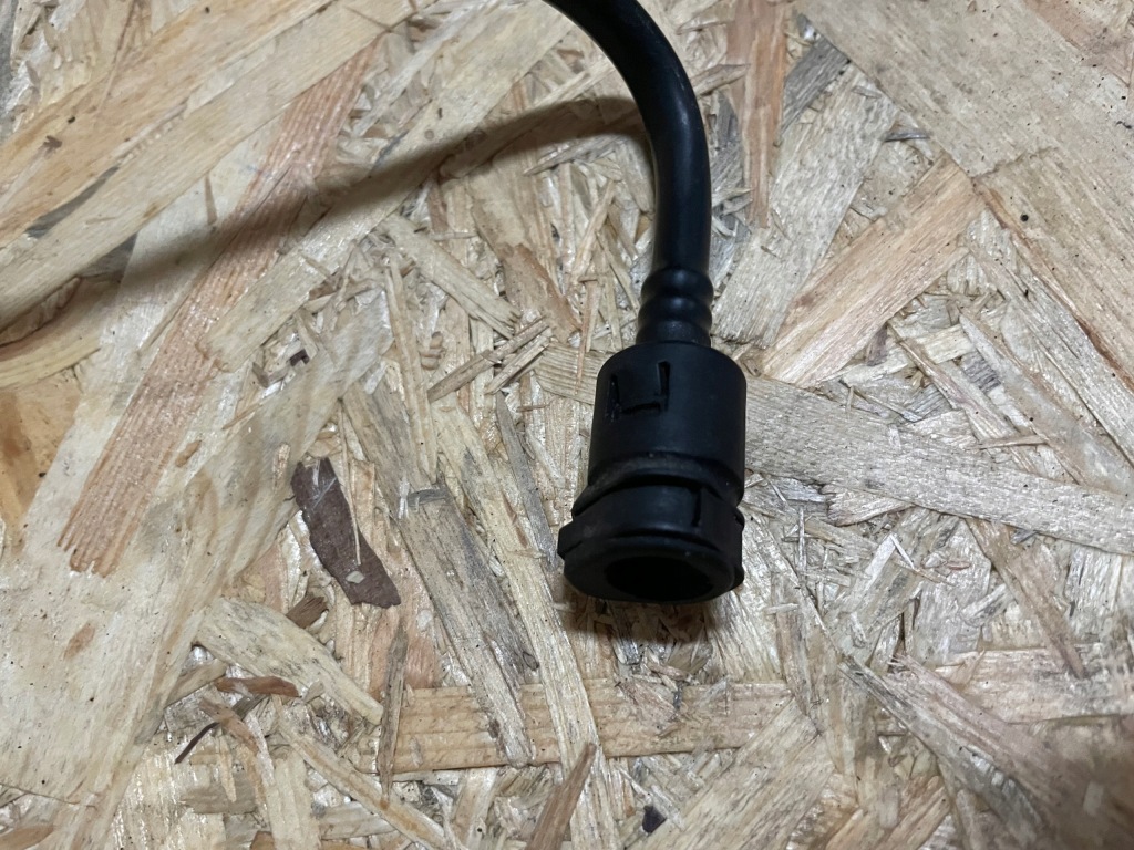 фото №3, Шланг wąż трубка топлива dacia sandero i 1 1.2 16v 75km