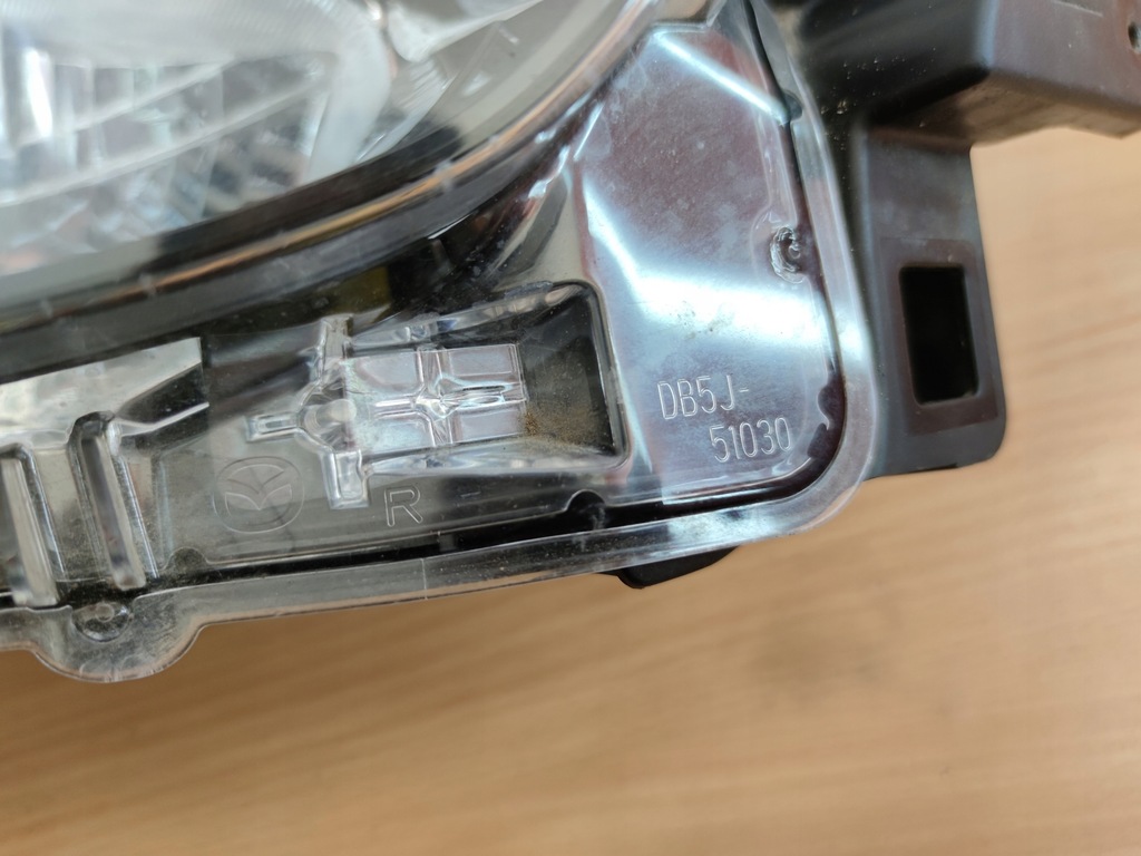 фото №5, Mazda ii 2 15-19 rok правая лампа фара перед