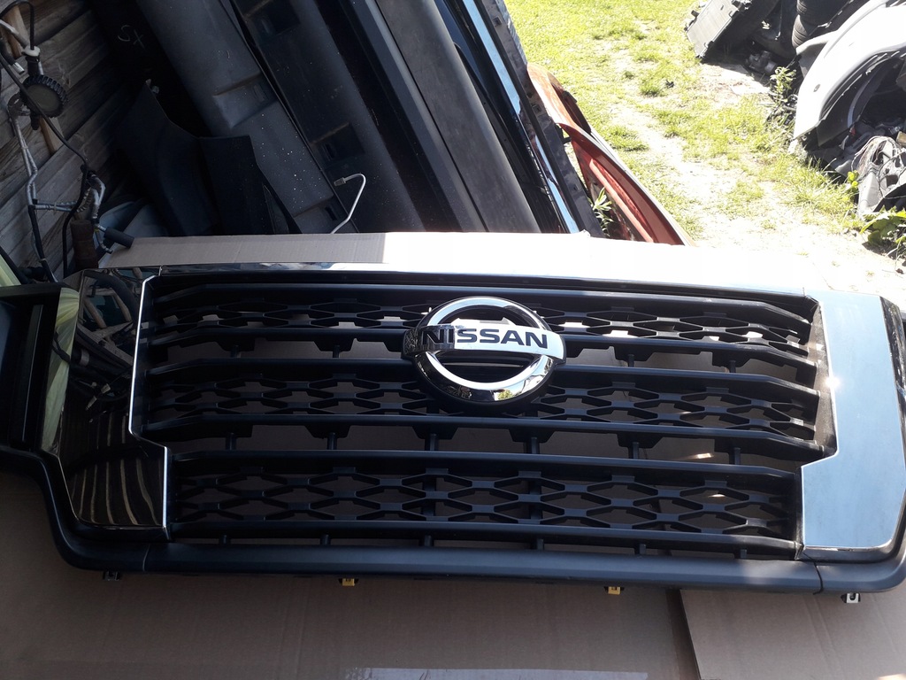 фото №1, Решітка радіатора решітка радіатора nissan nv400 lift