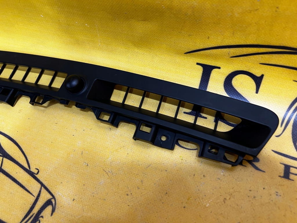 фото №2, Средняя решётка обдув lr discovery v l550 lift