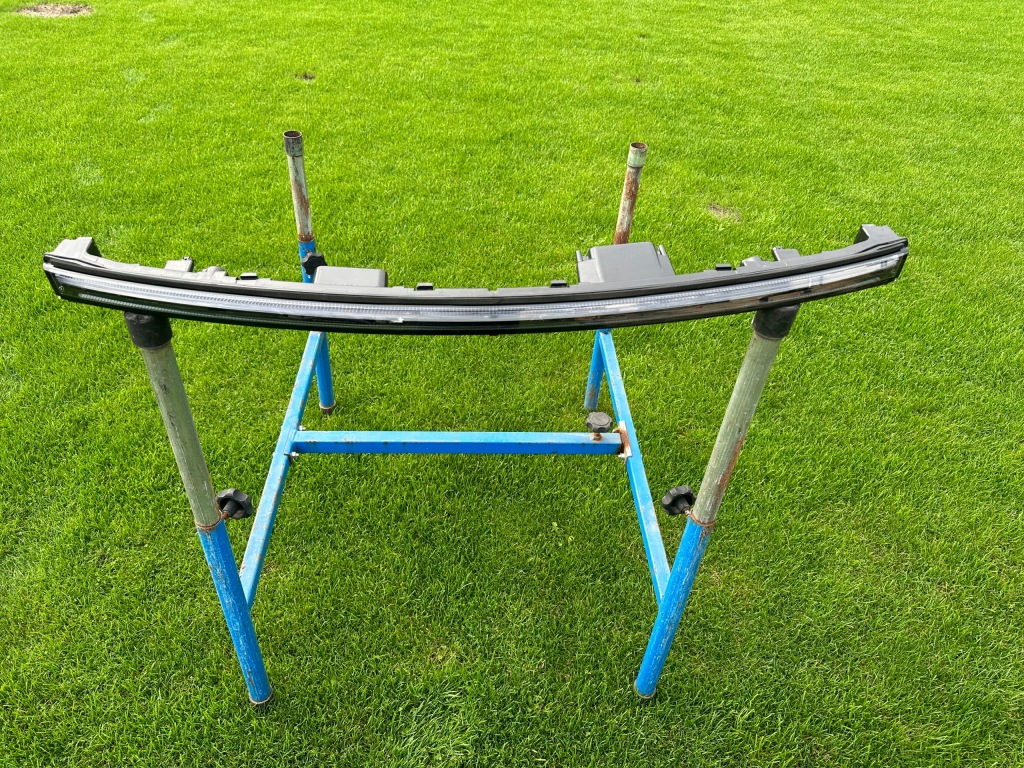 Купити Накладка фара led передня mercedes eqa eqb h243 a243