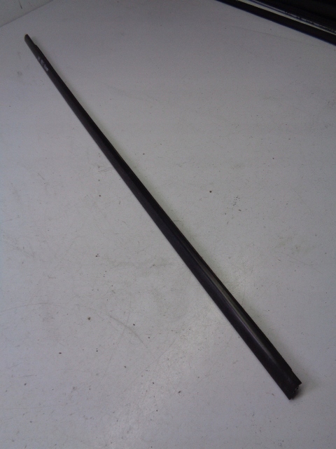 фото №1, Молдинг ущільнювач скло правий перед volvo c30