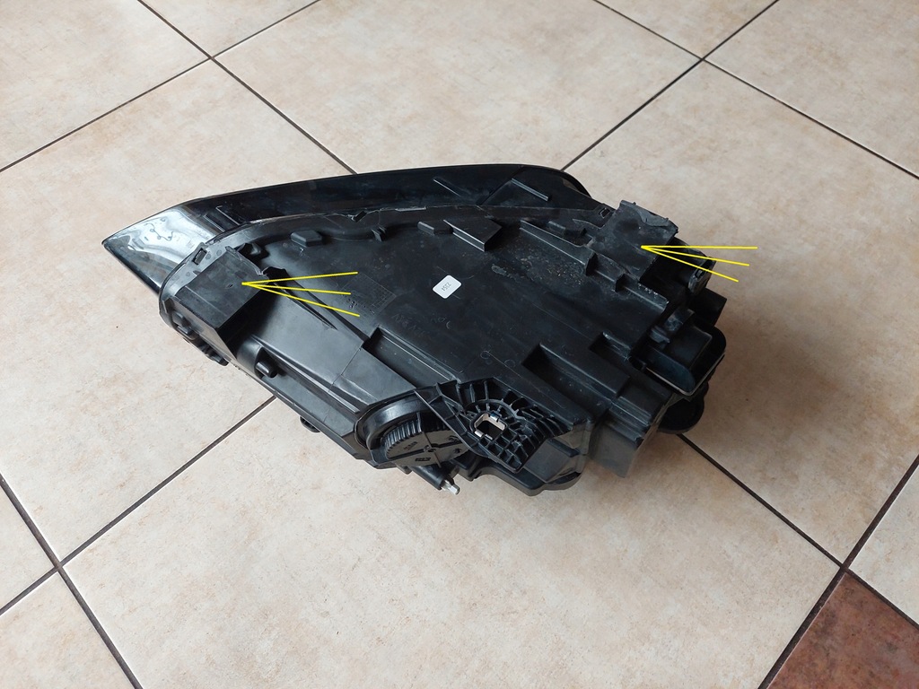 фото №8, Лампа - левый перед - обычная - audi q2 - 81a