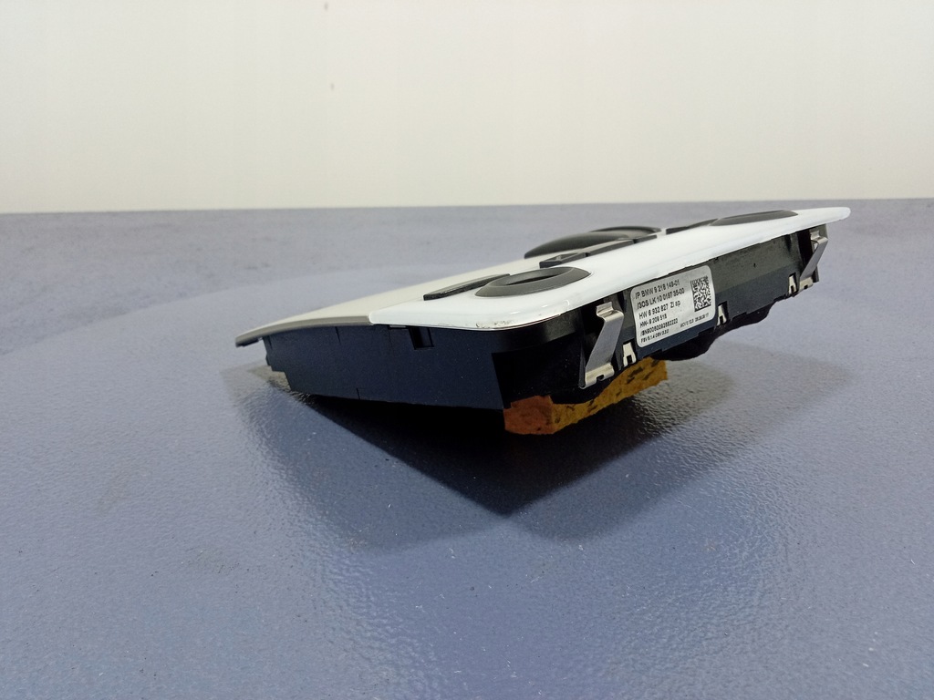 фото №6, Bmw x1 e84 лампа потолочный перед передняя 9218149