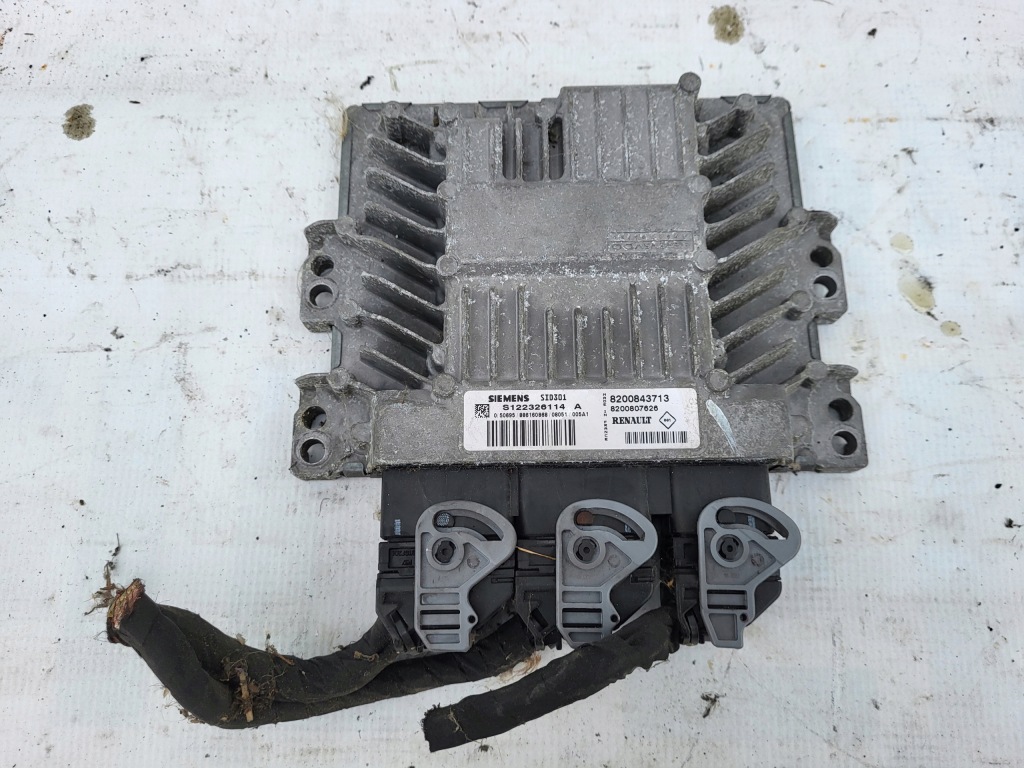фото №1, Блок управления бортовой компьютер renault clio iii 8200843713
