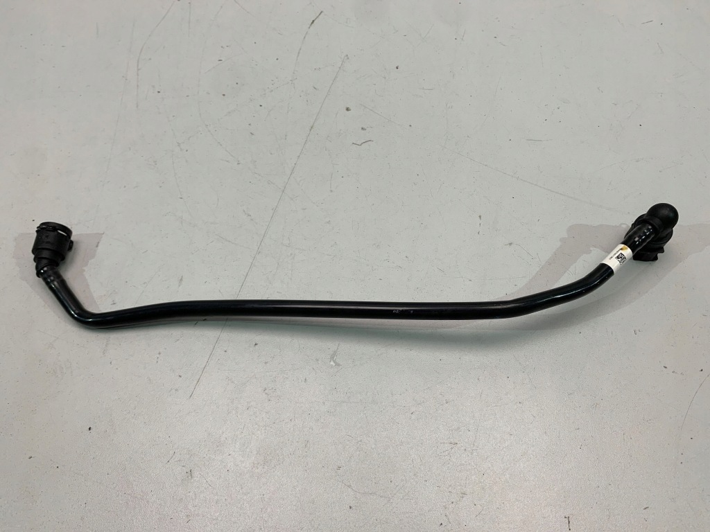 фото №1, Bmw 3 f30 330e трубка шланг вентиляционный 8740116