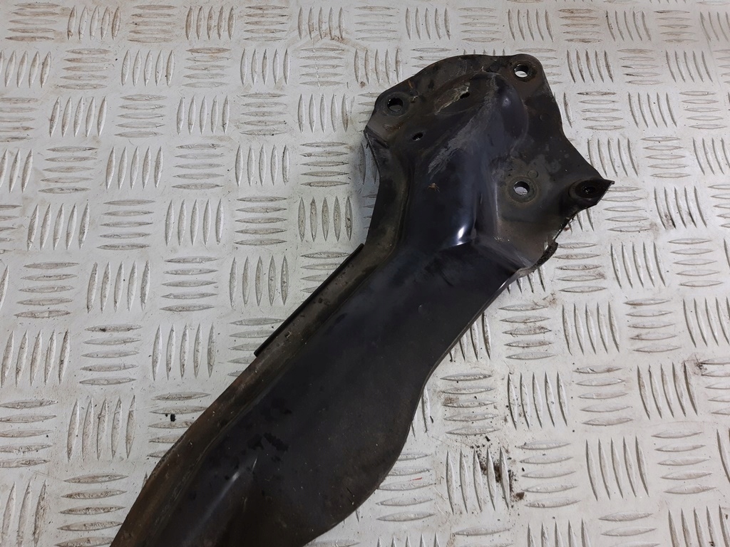 фото №3, Ford focus mk3 розпірка чашка передня