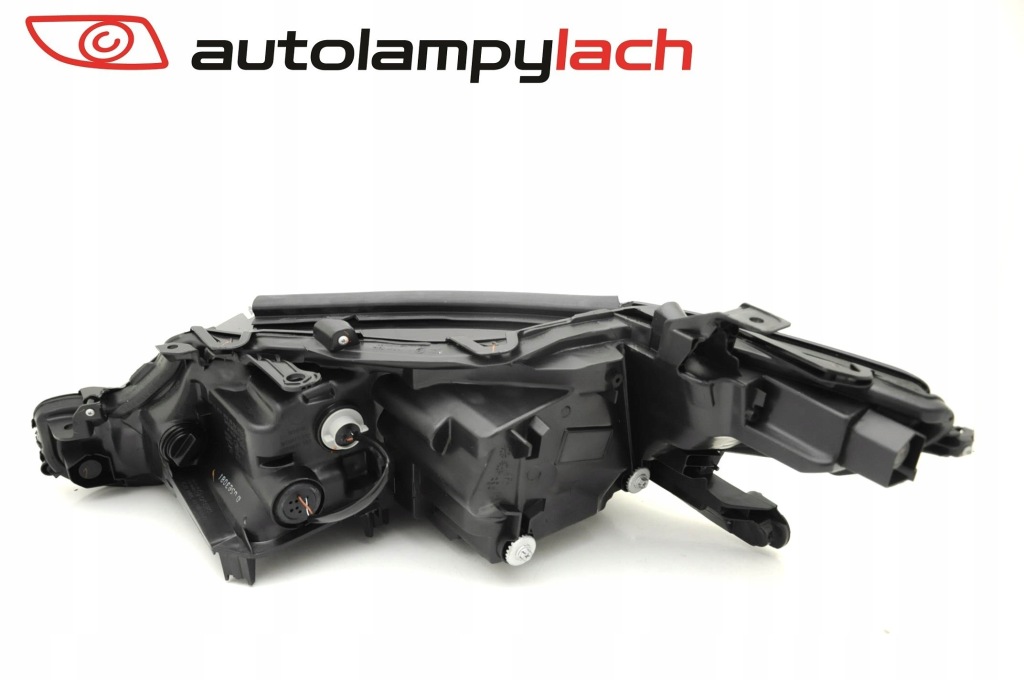 Toyota camry od 2018- фара правый led новый Оригинал