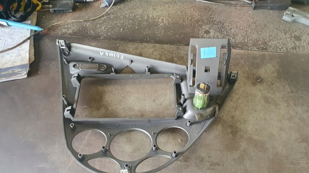 фото №3, Ford focus mk1 - рамка консоли 98aba046a04