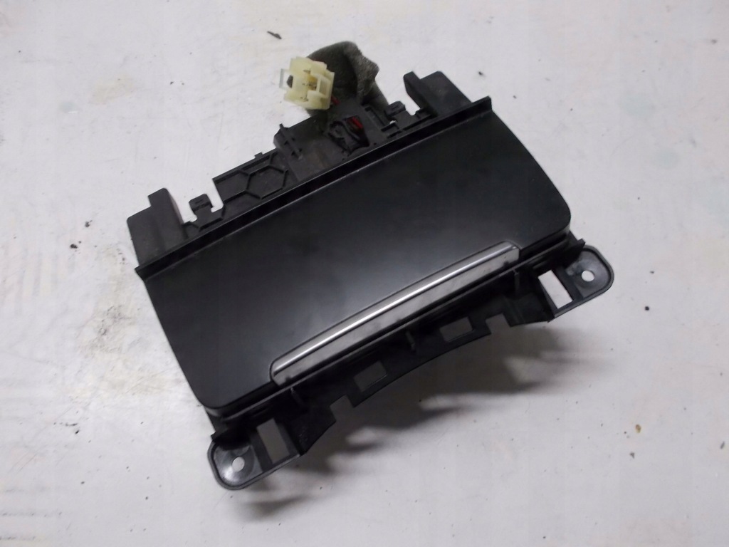 Купить Audi a4 b8 пепельница