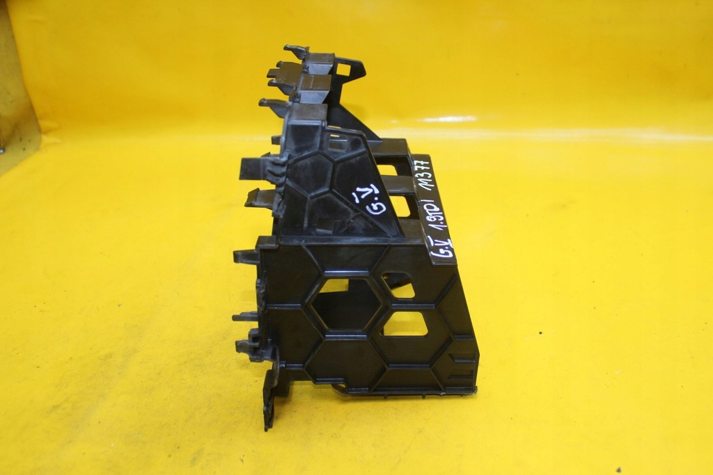 фото №2, Рамка защита радио a3 8p golf v 1k0858089c