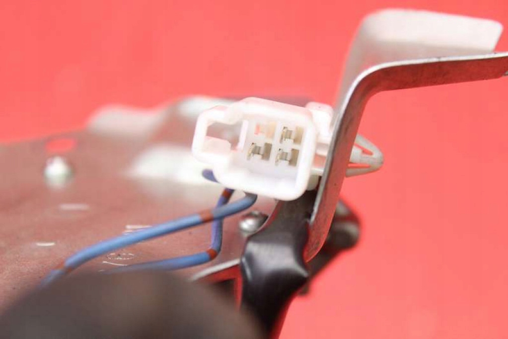 фото №8, Моторчик дворники задняя 34376-581 mazda 2 dy 05-07